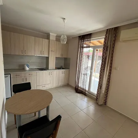 Persani-3 Sunny Apartment *
